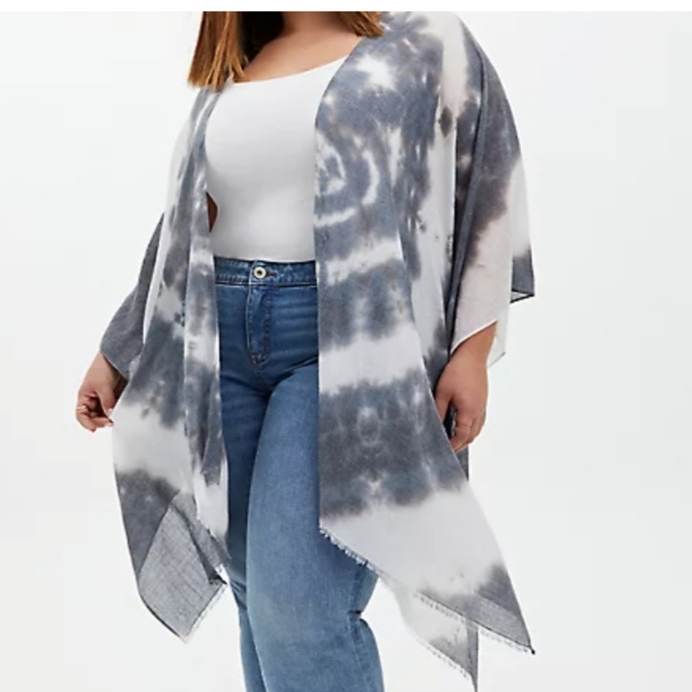 🆕GREY & WHITE TIE-DYE RUANA